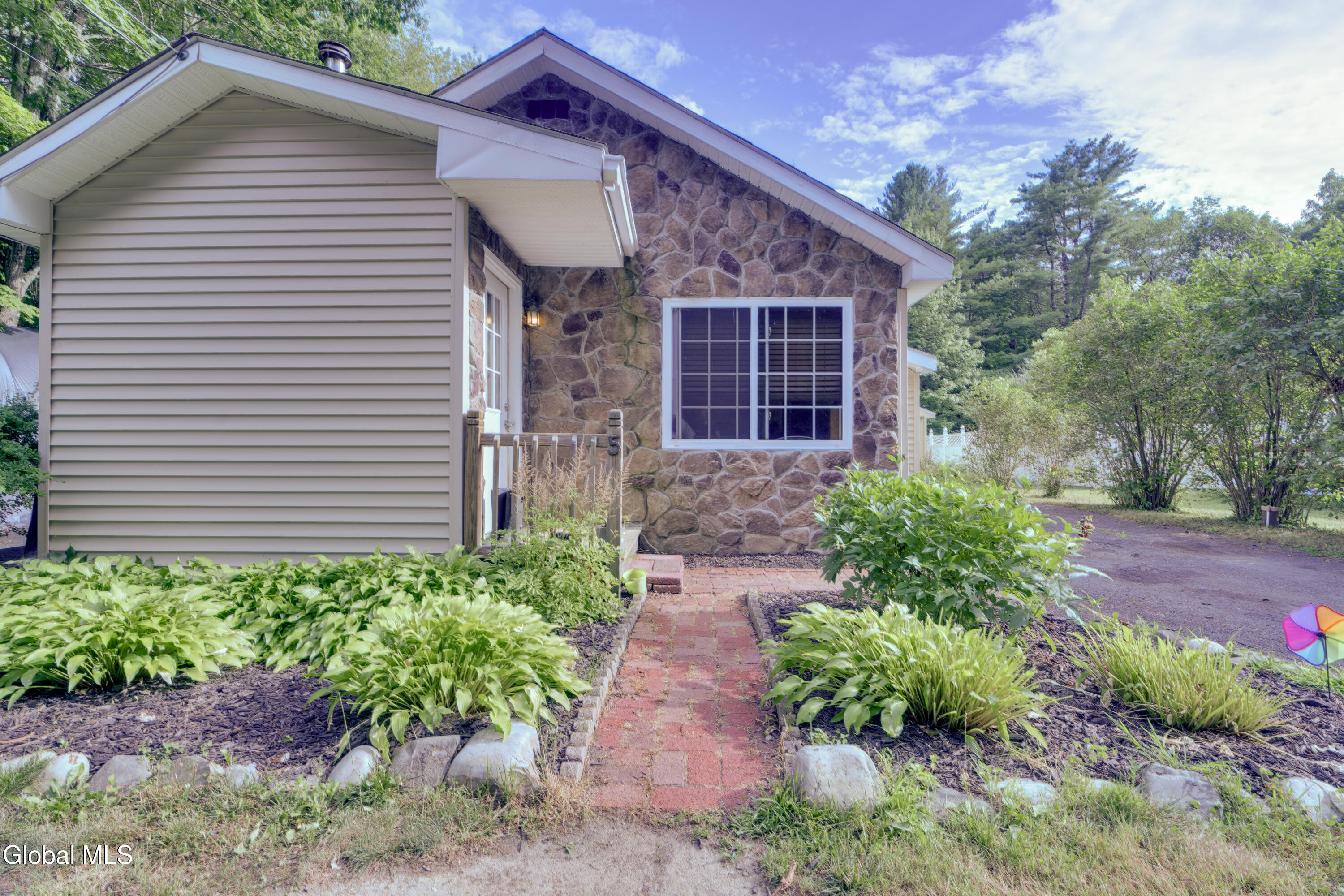 5 Lincoln Avenue