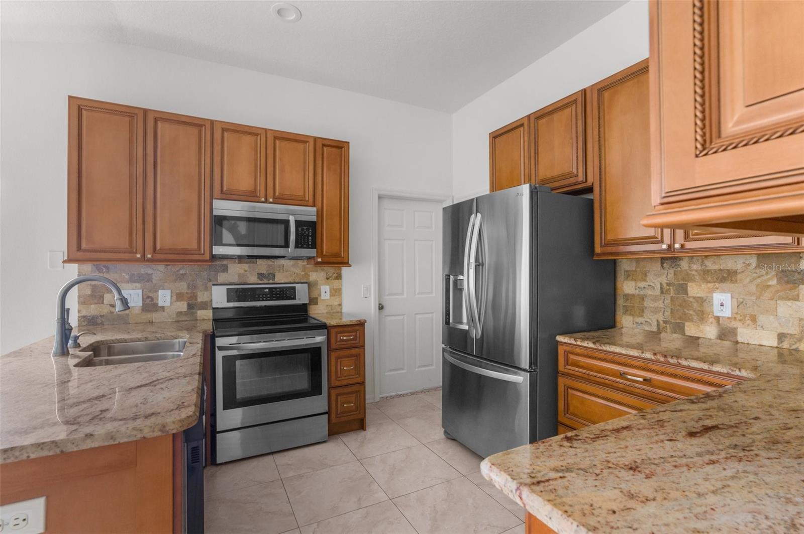 9300 ESTRELLA CT