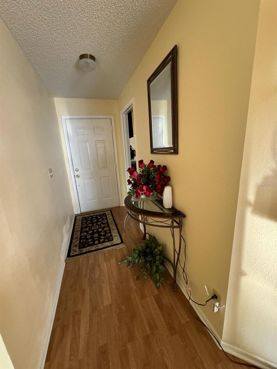 6827 PALOMINO DR