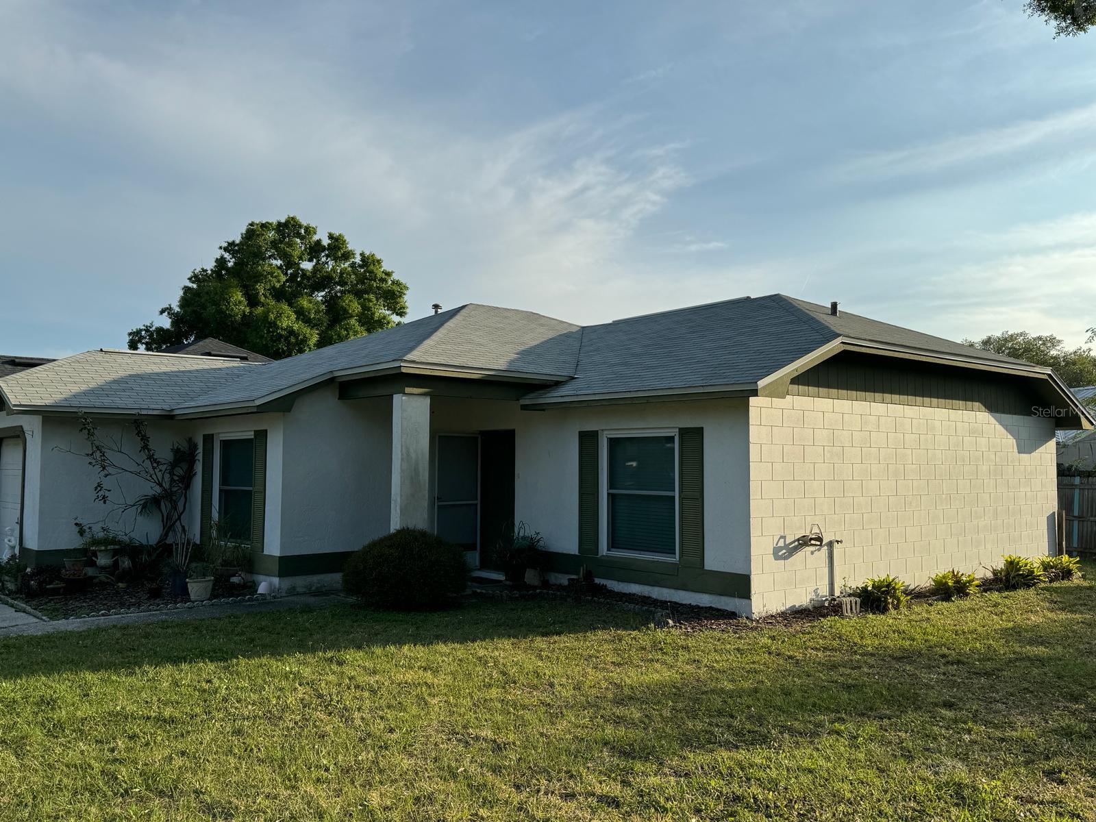 6827 PALOMINO DR