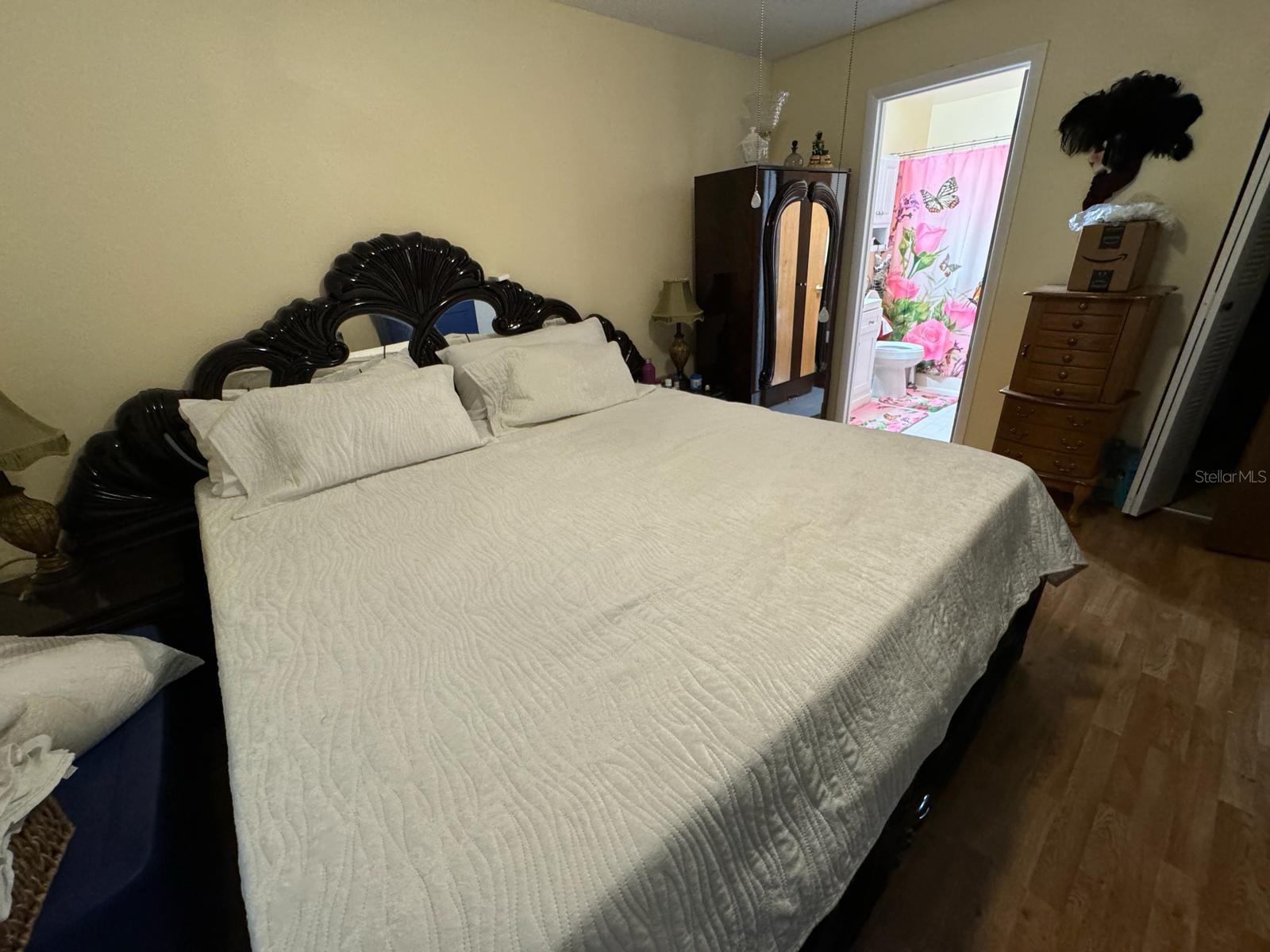 6827 PALOMINO DR