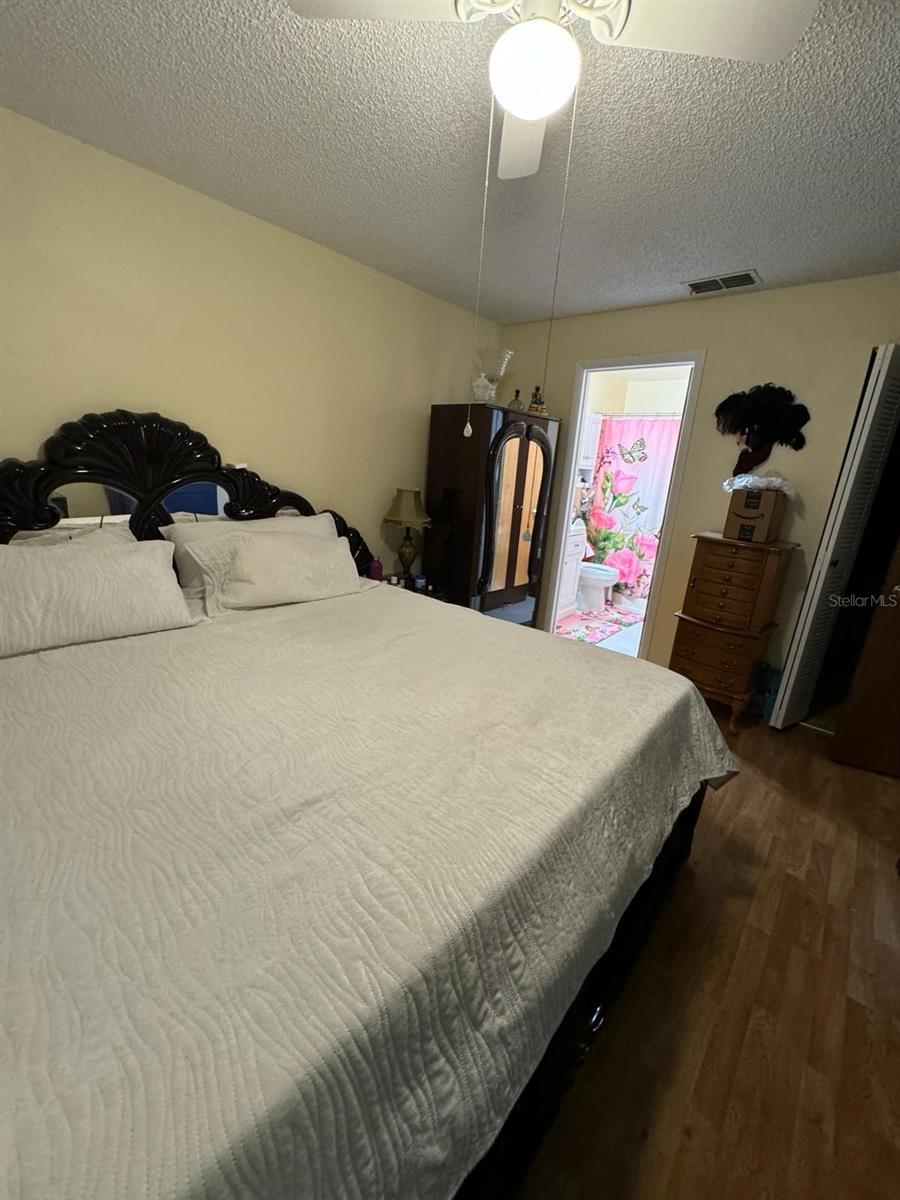 6827 PALOMINO DR