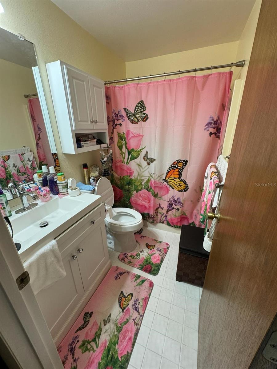 6827 PALOMINO DR