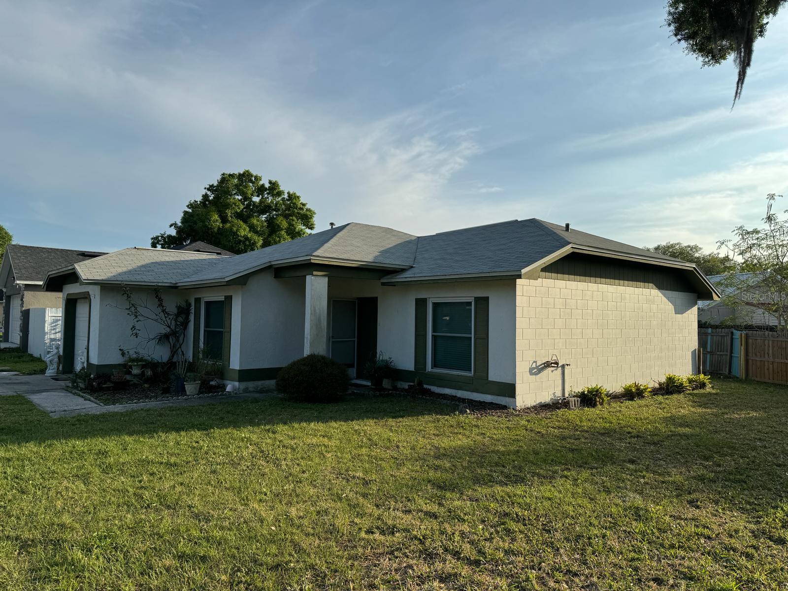 6827 PALOMINO DR