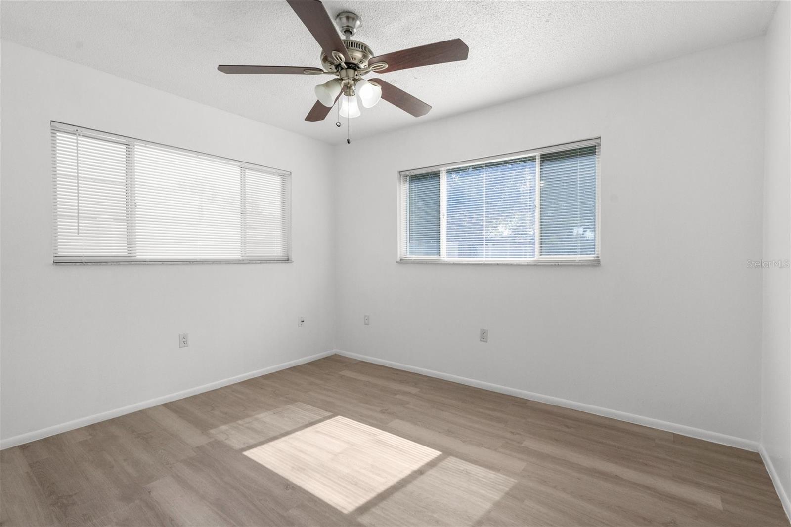 2414 N CITRUS WAY