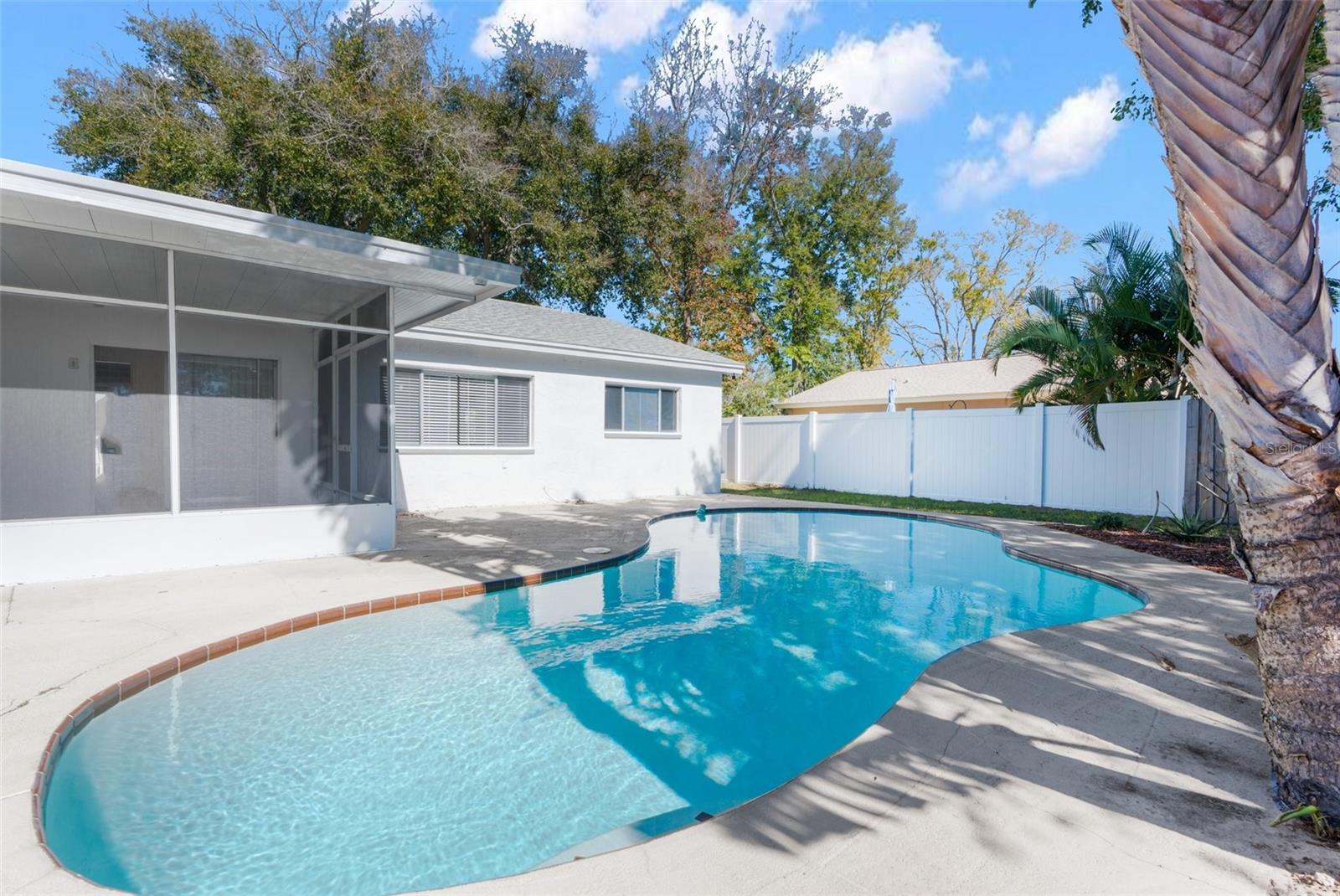 2414 N CITRUS WAY