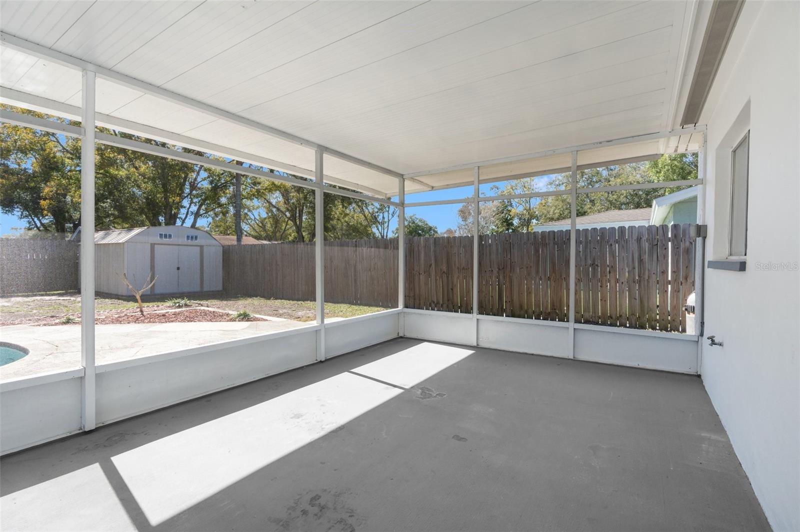 2414 N CITRUS WAY