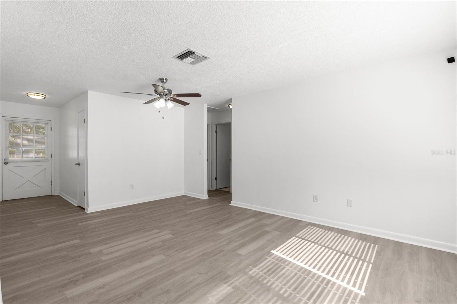 2414 N CITRUS WAY