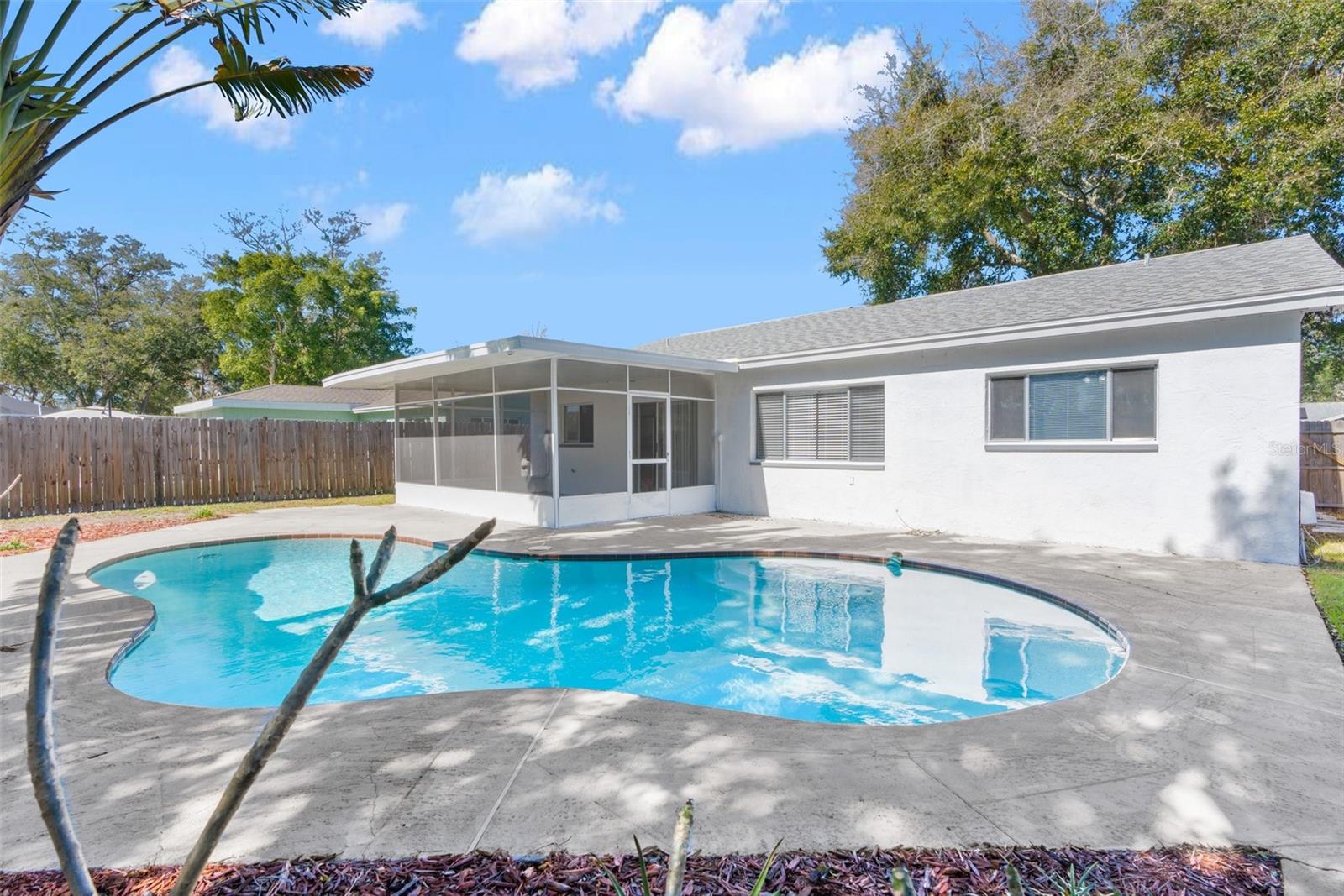 2414 N CITRUS WAY