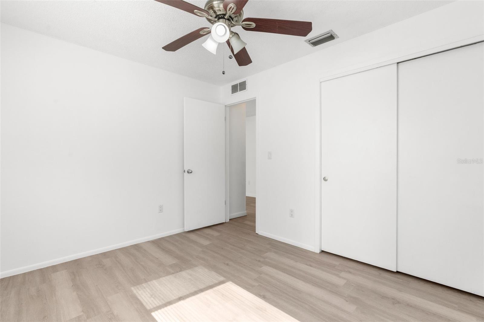2414 N CITRUS WAY