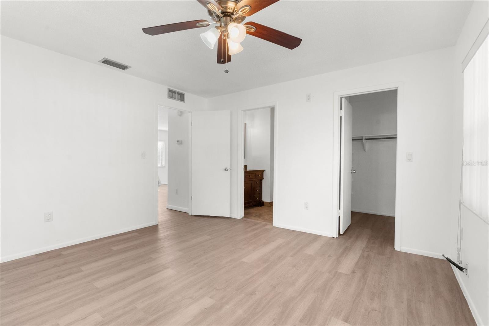 2414 N CITRUS WAY