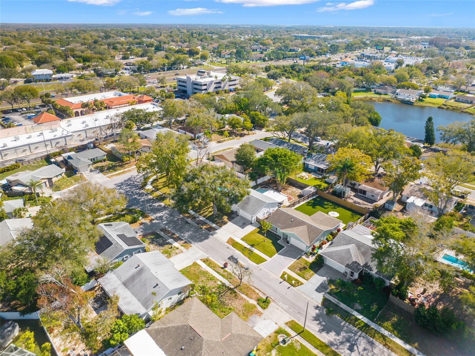 2414 N CITRUS WAY