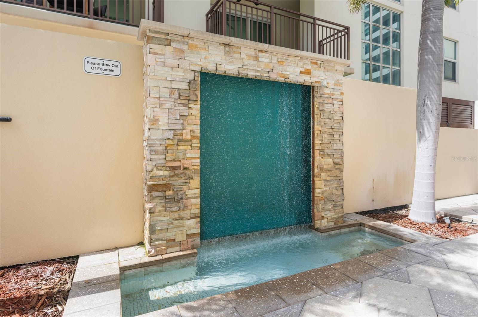 1238 E KENNEDY BLVD #501