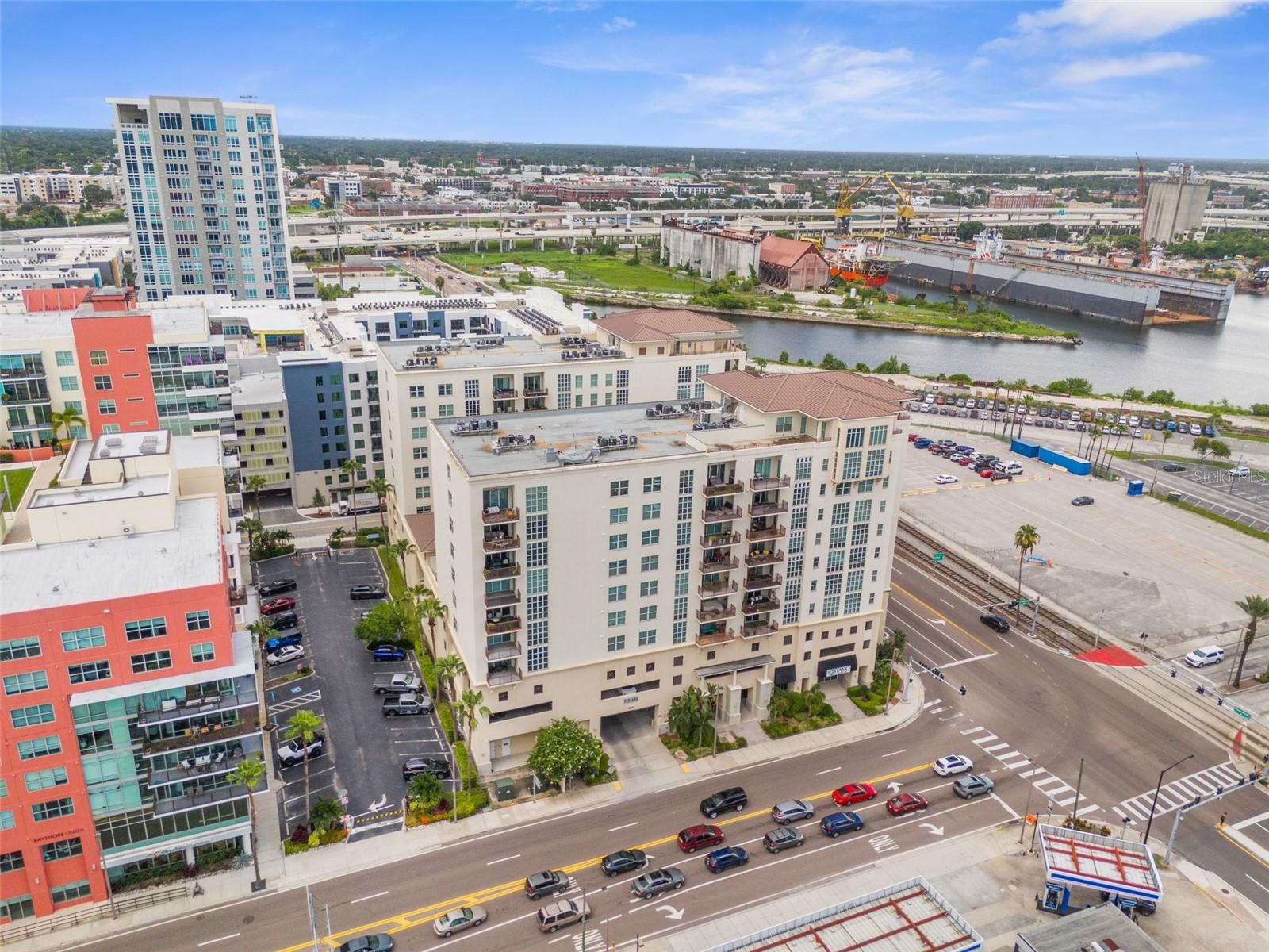 1238 E KENNEDY BLVD #501
