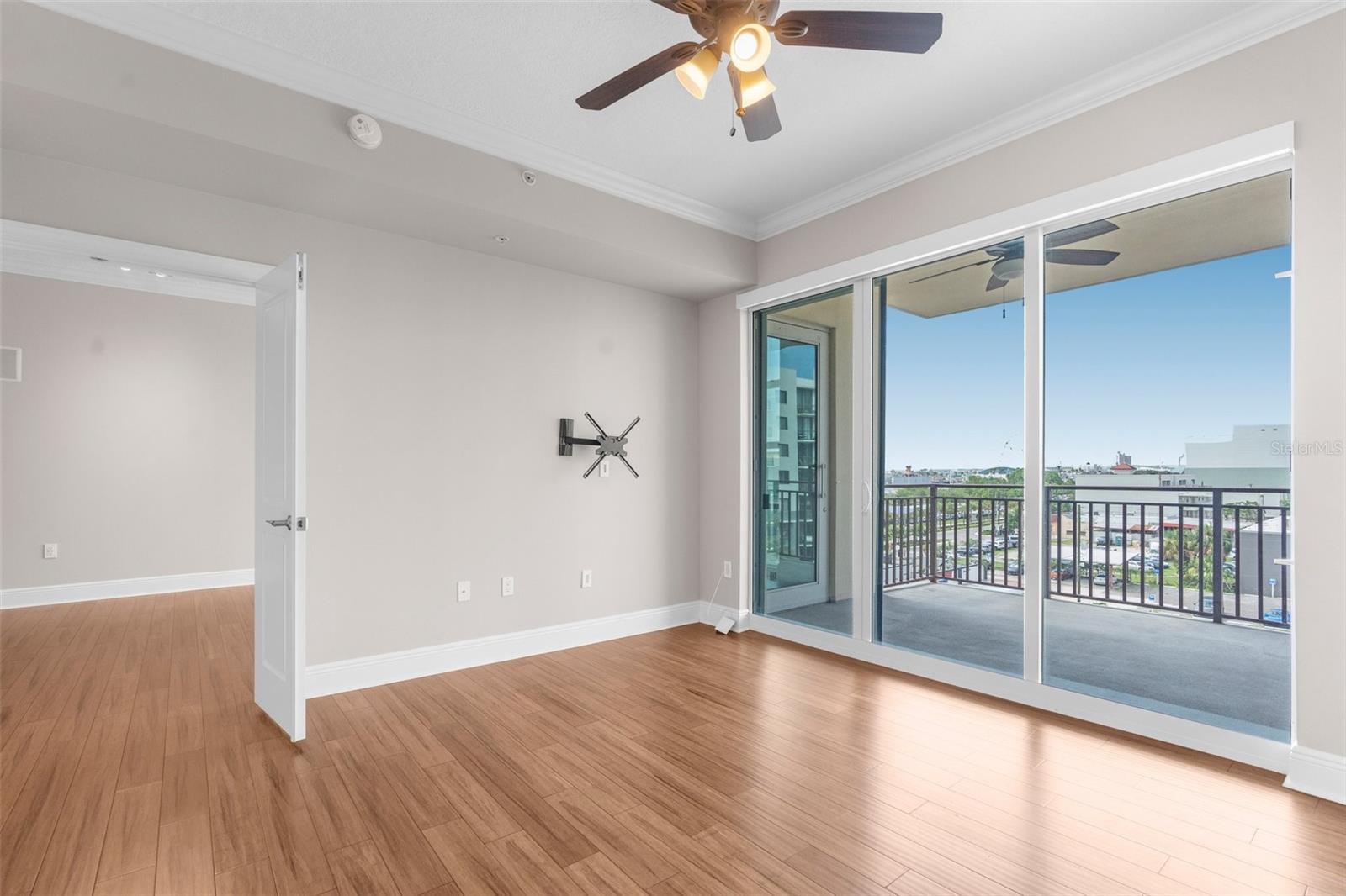 1238 E KENNEDY BLVD #501