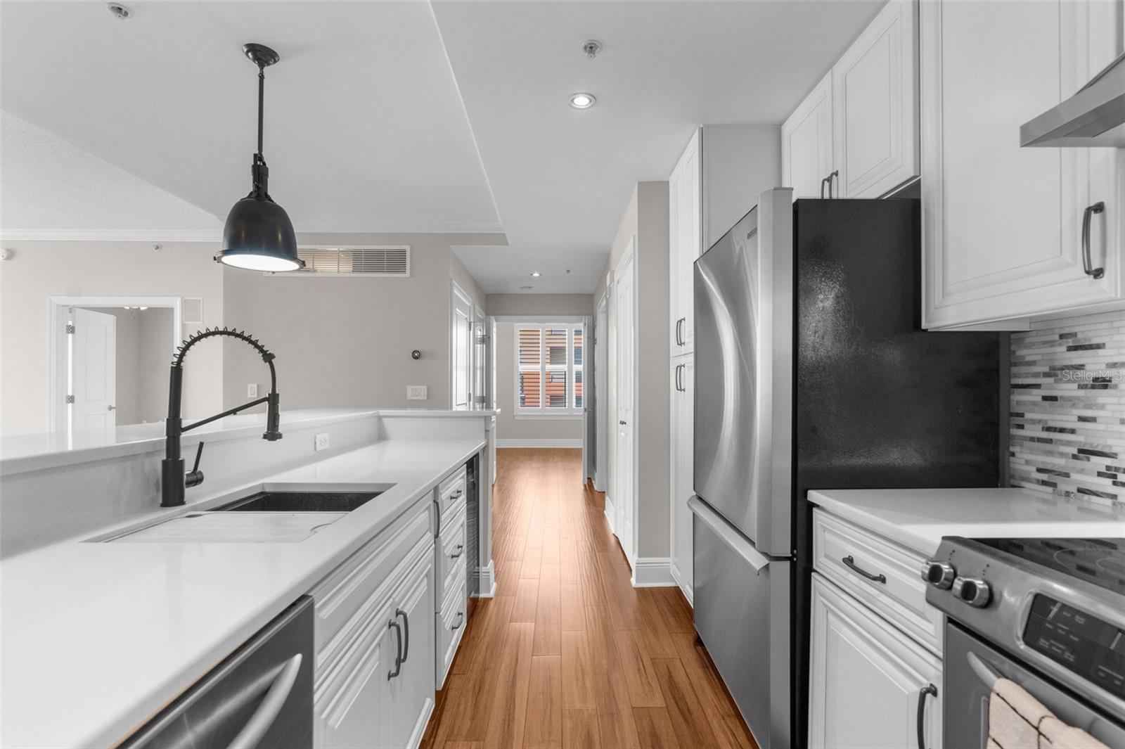 1238 E KENNEDY BLVD #501