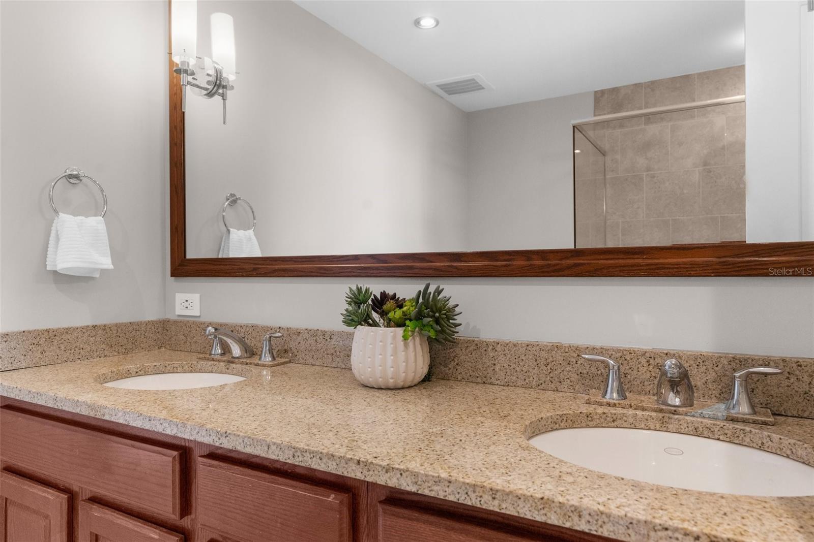 1238 E KENNEDY BLVD #501