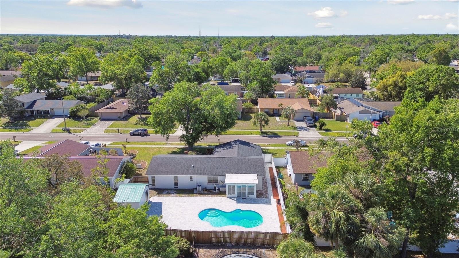 706 CALIENTE DR