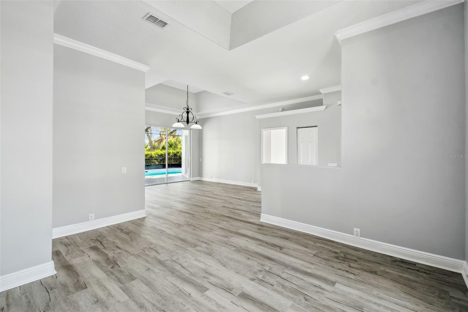 8818 POE DR