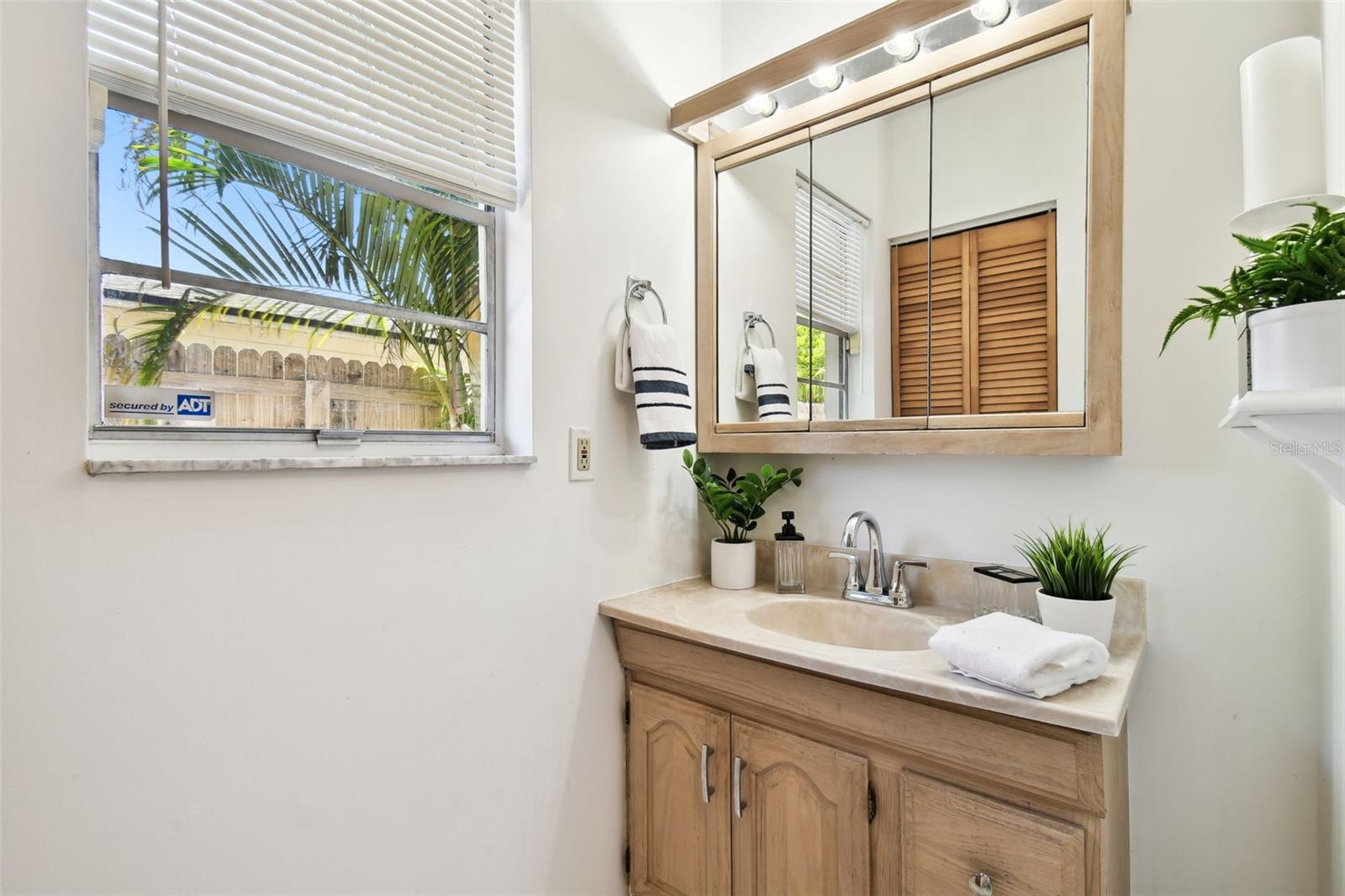 3818 W SAN MIGUEL ST