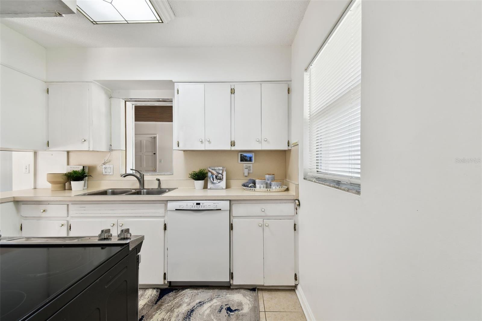 3818 W SAN MIGUEL ST