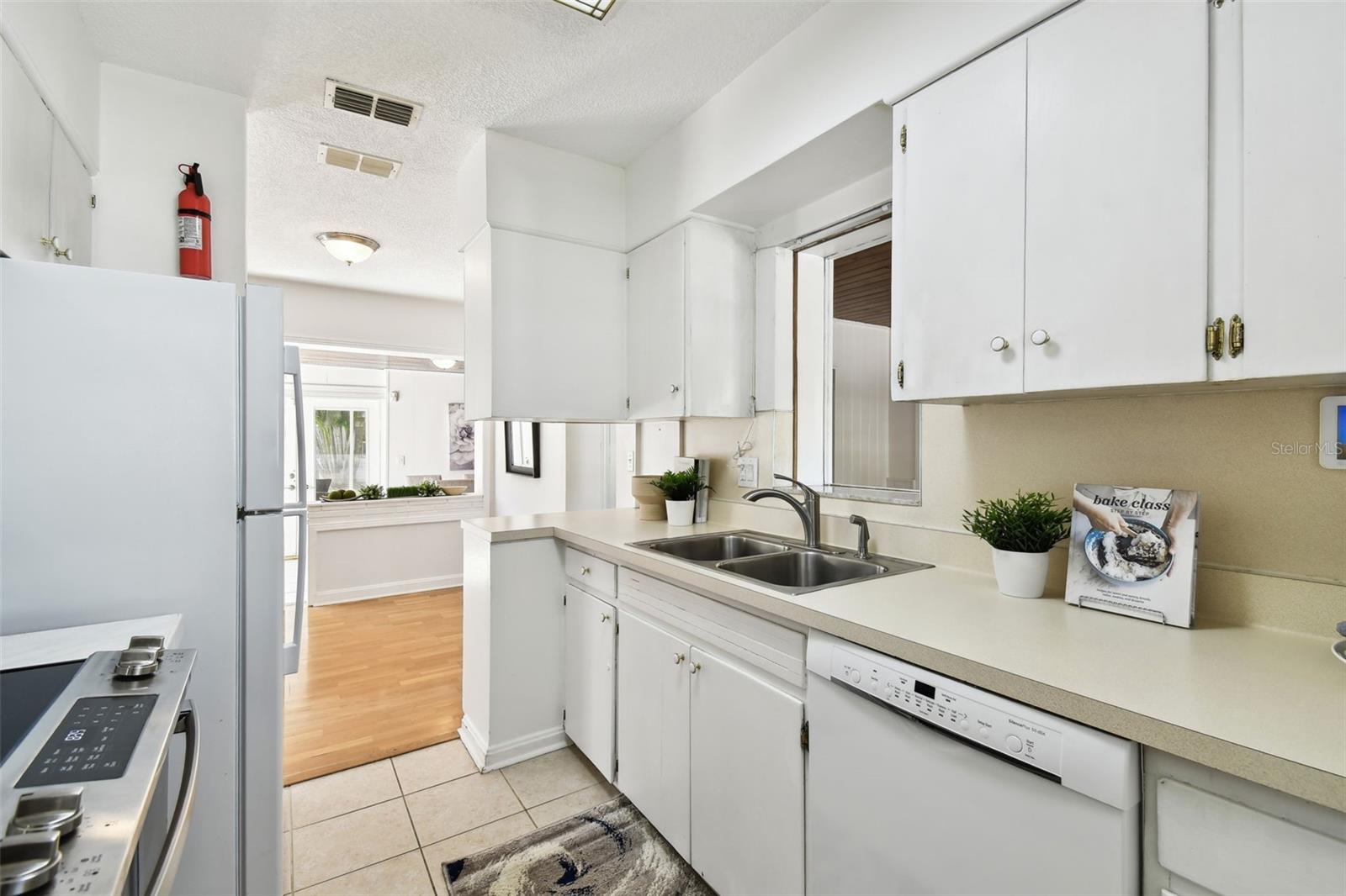 3818 W SAN MIGUEL ST