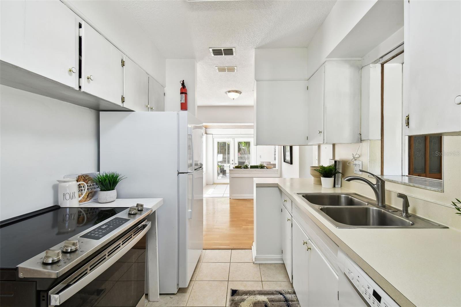 3818 W SAN MIGUEL ST