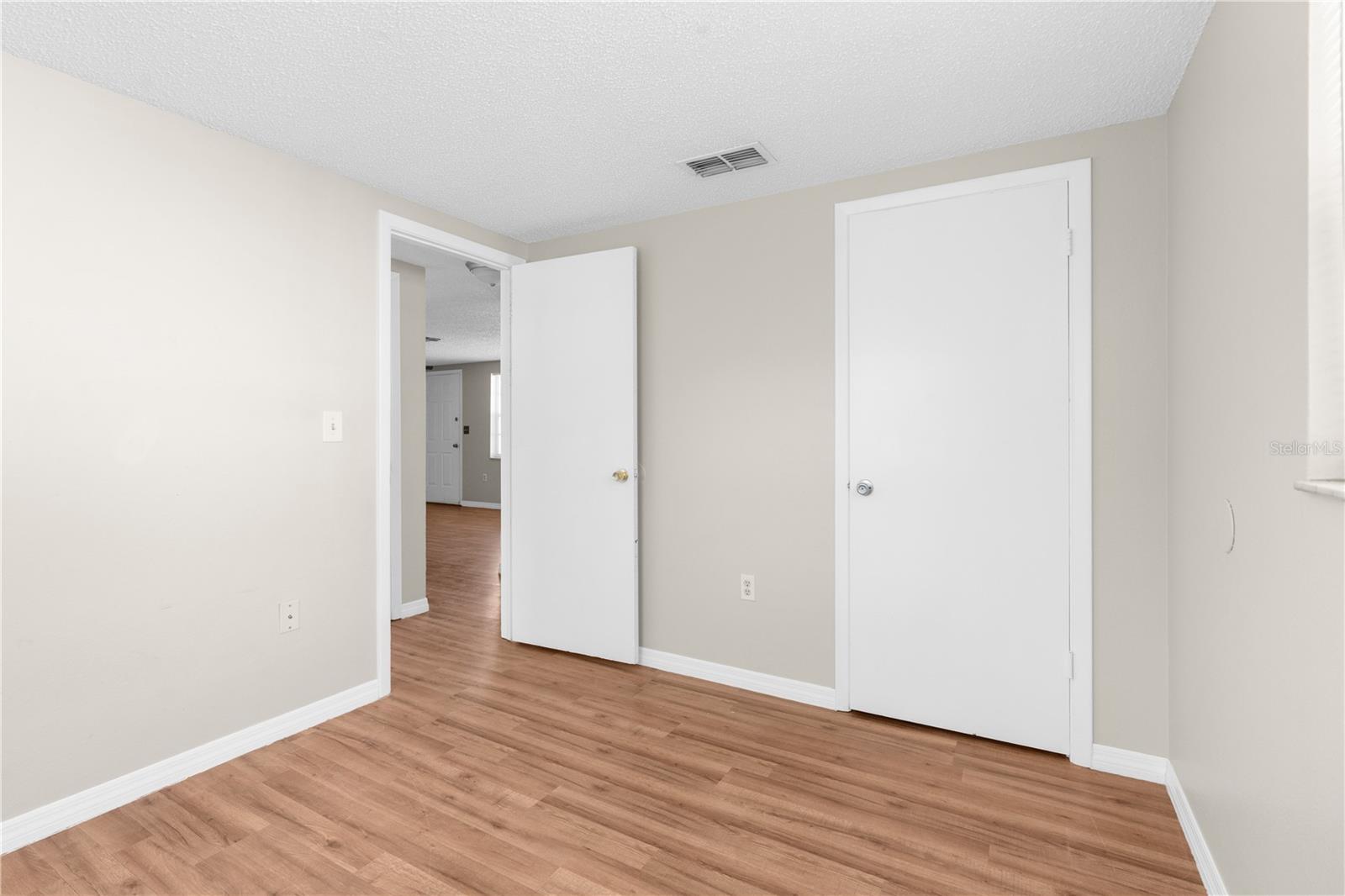 11902 OCEANSIDE DR