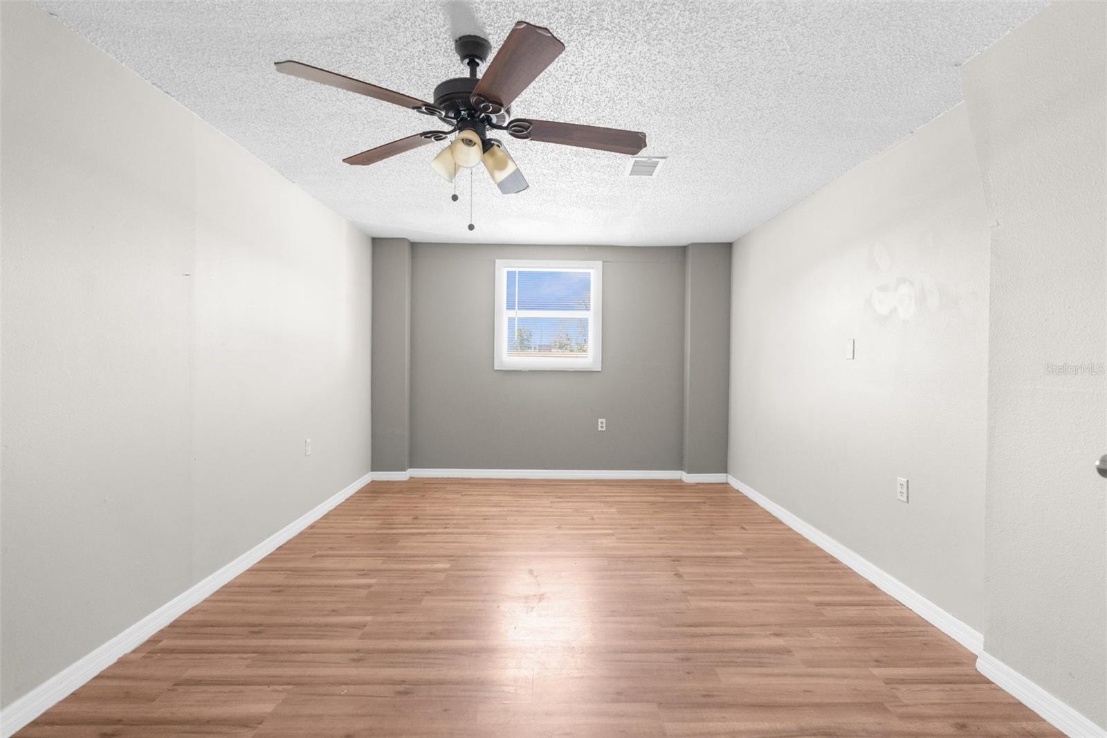 11902 OCEANSIDE DR