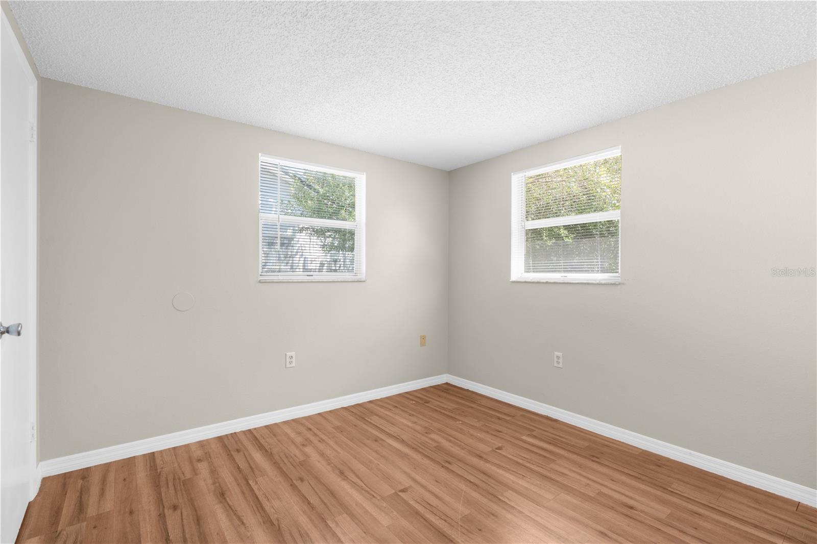 11902 OCEANSIDE DR