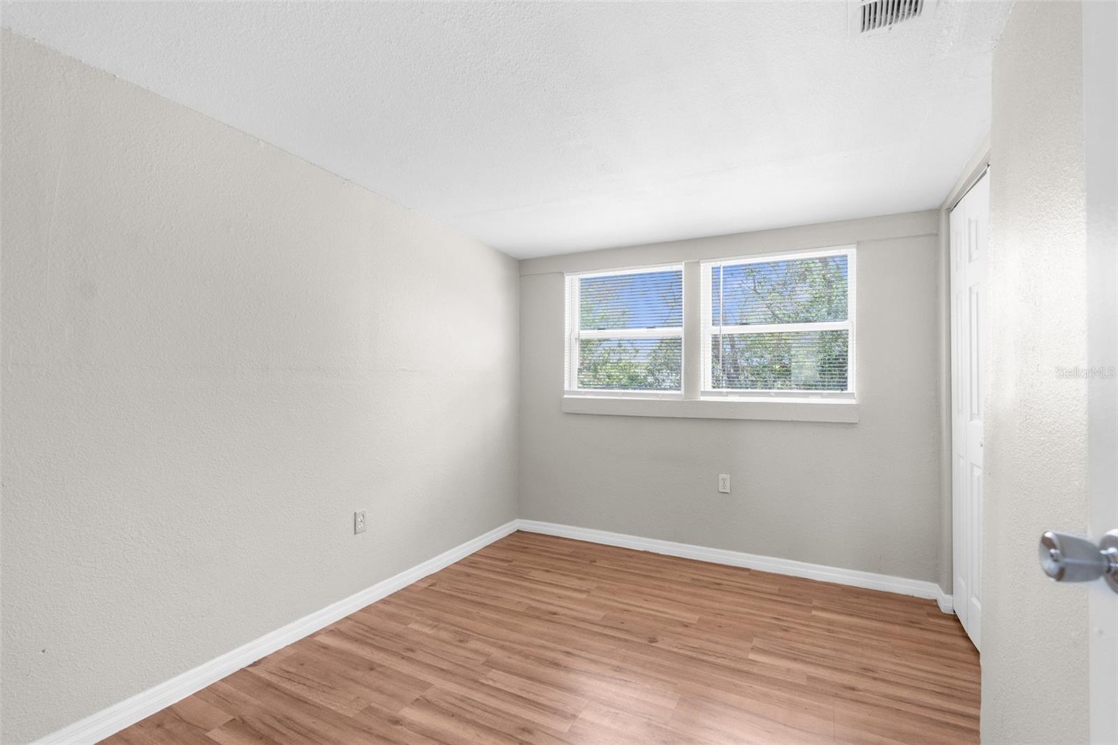 11902 OCEANSIDE DR