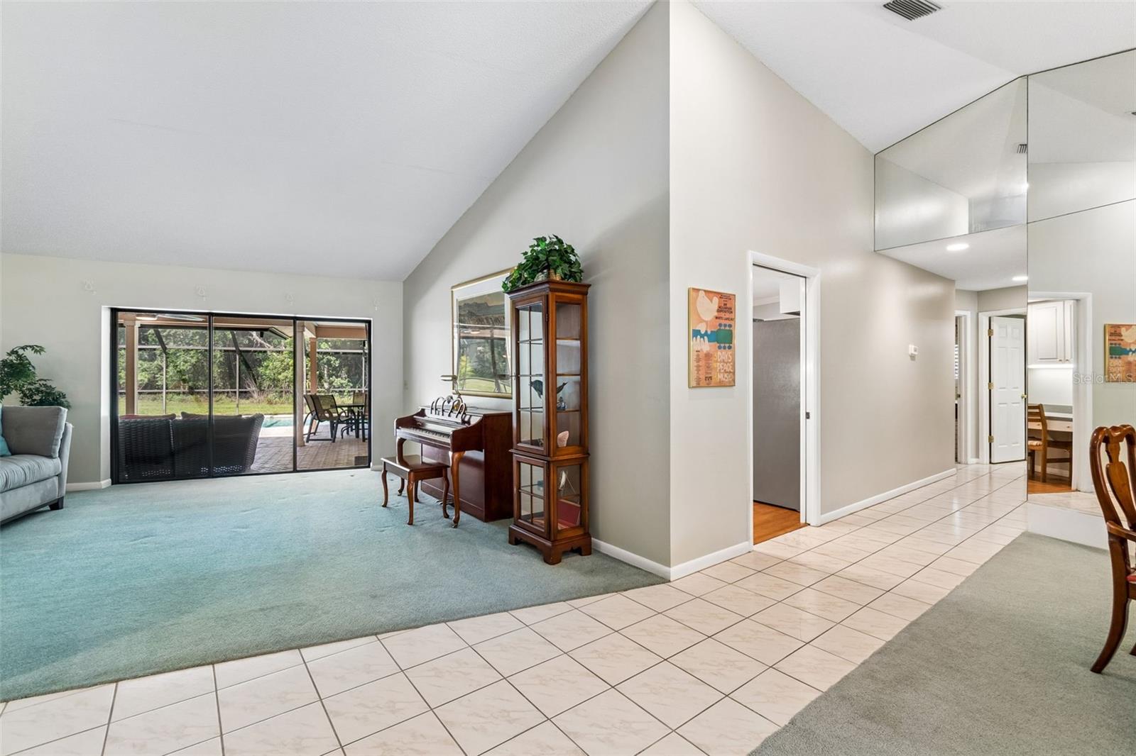 5804 AINSWORTH CT E