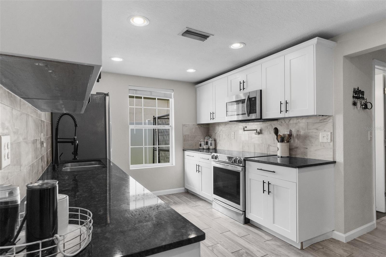 4324 ROYAL OAK LN