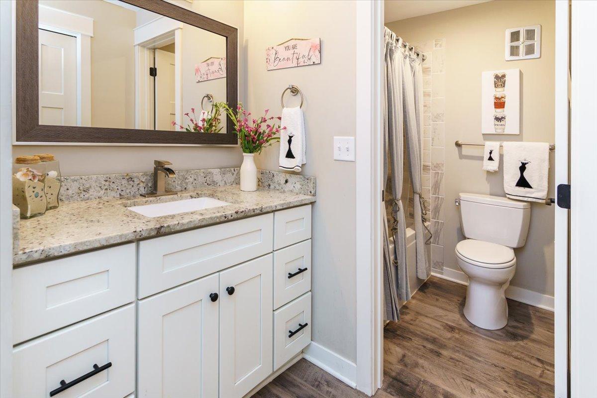 10501 Cedar Lake Road Unit: 404