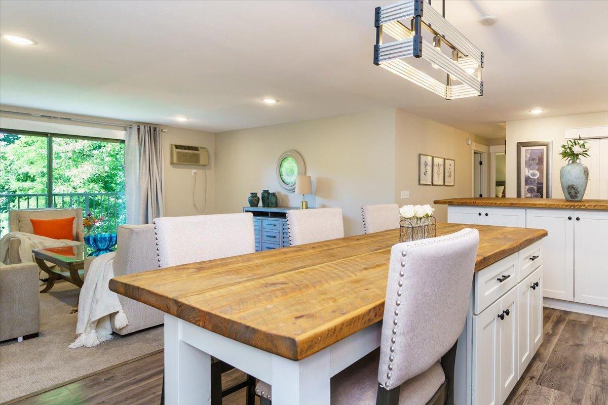 10501 Cedar Lake Road Unit: 404