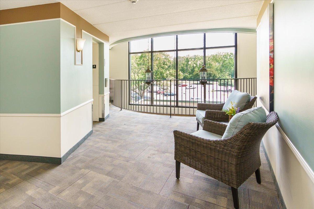 10501 Cedar Lake Road Unit: 404