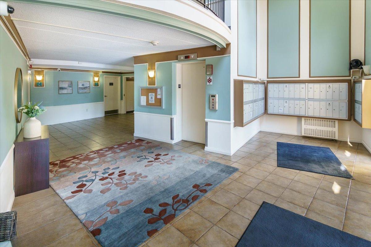 10501 Cedar Lake Road Unit: 404