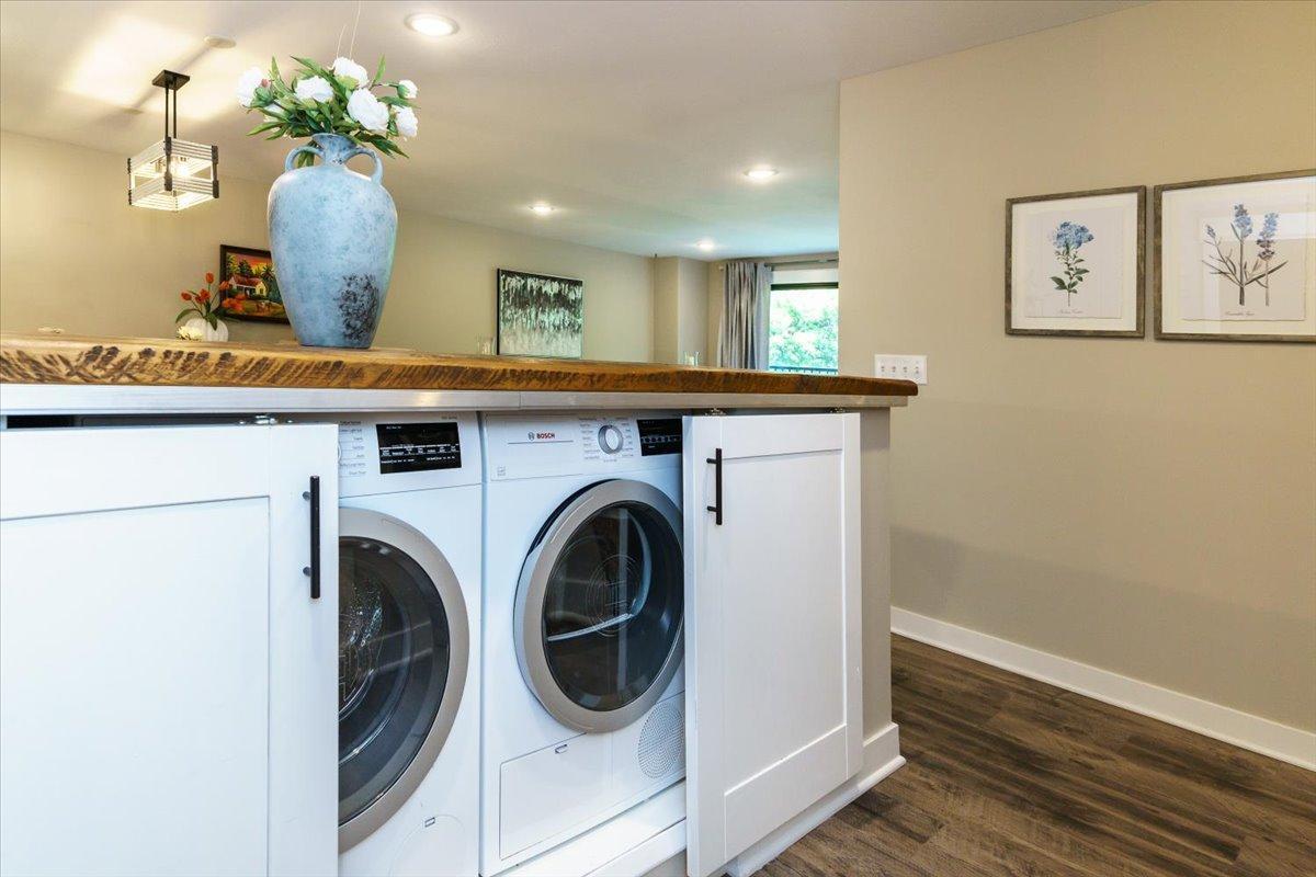 10501 Cedar Lake Road Unit: 404