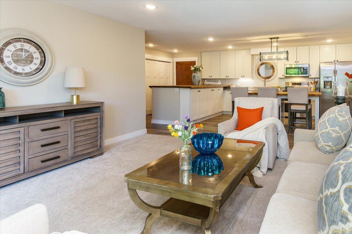 10501 Cedar Lake Road Unit: 404