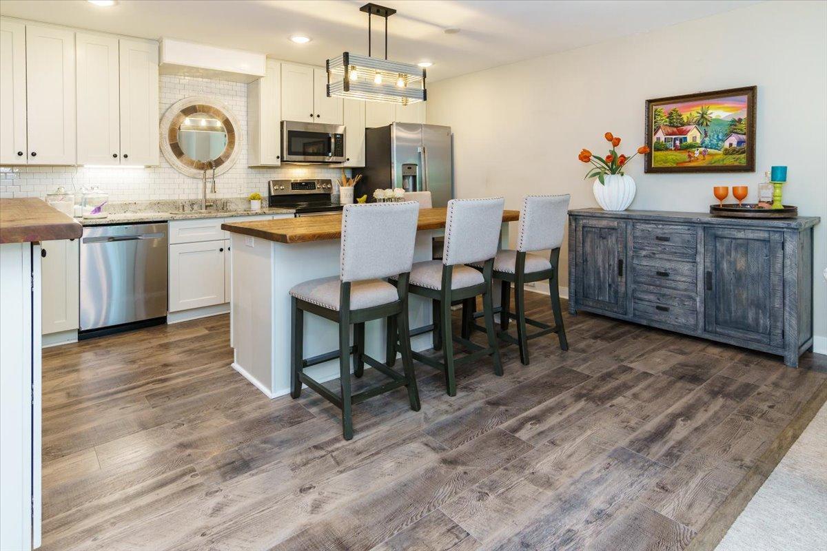 10501 Cedar Lake Road Unit: 404
