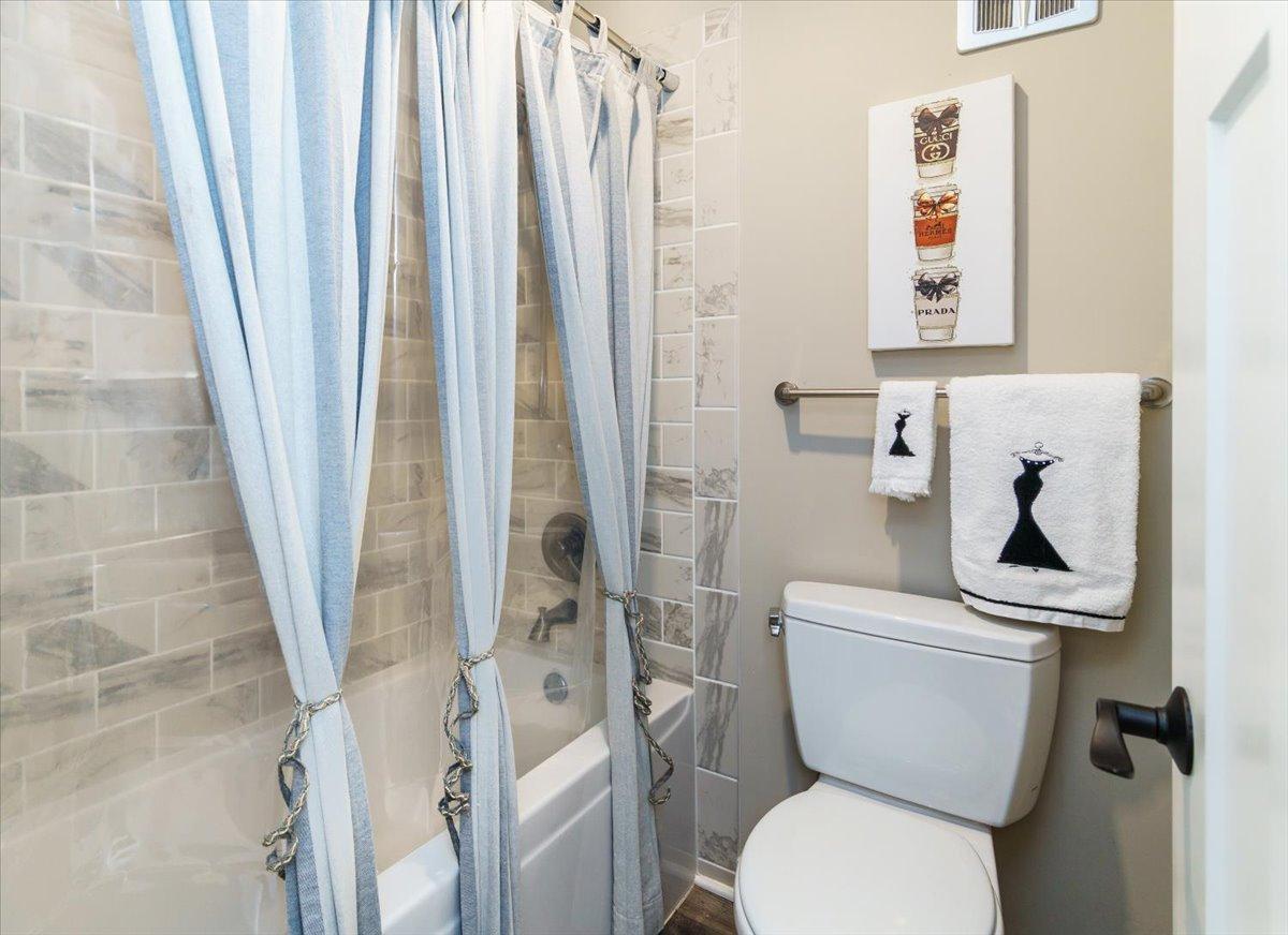 10501 Cedar Lake Road Unit: 404