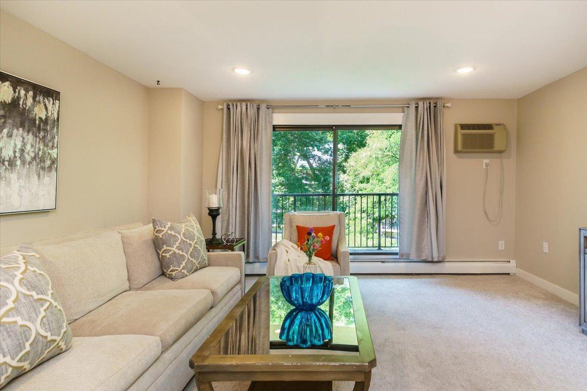 10501 Cedar Lake Road Unit: 404