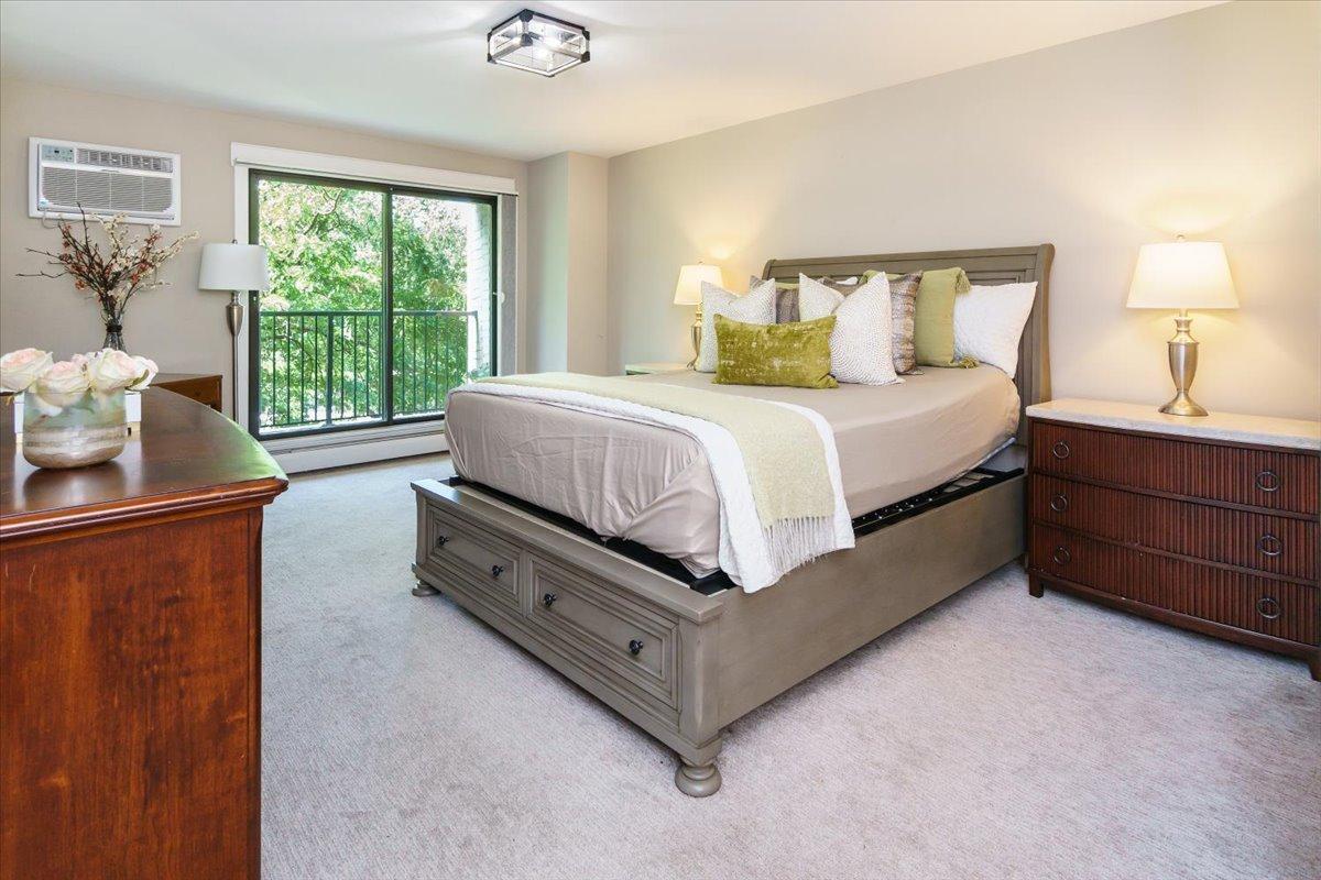 10501 Cedar Lake Road Unit: 404