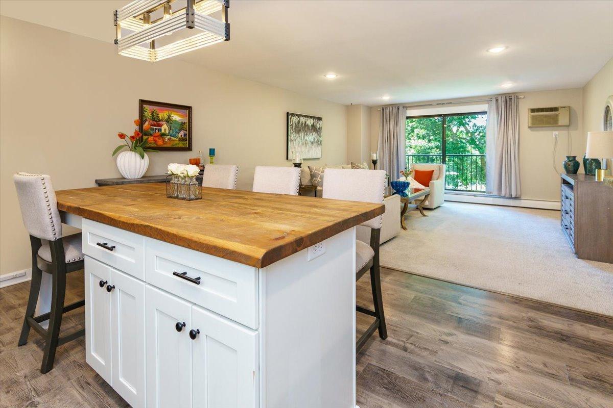 10501 Cedar Lake Road Unit: 404