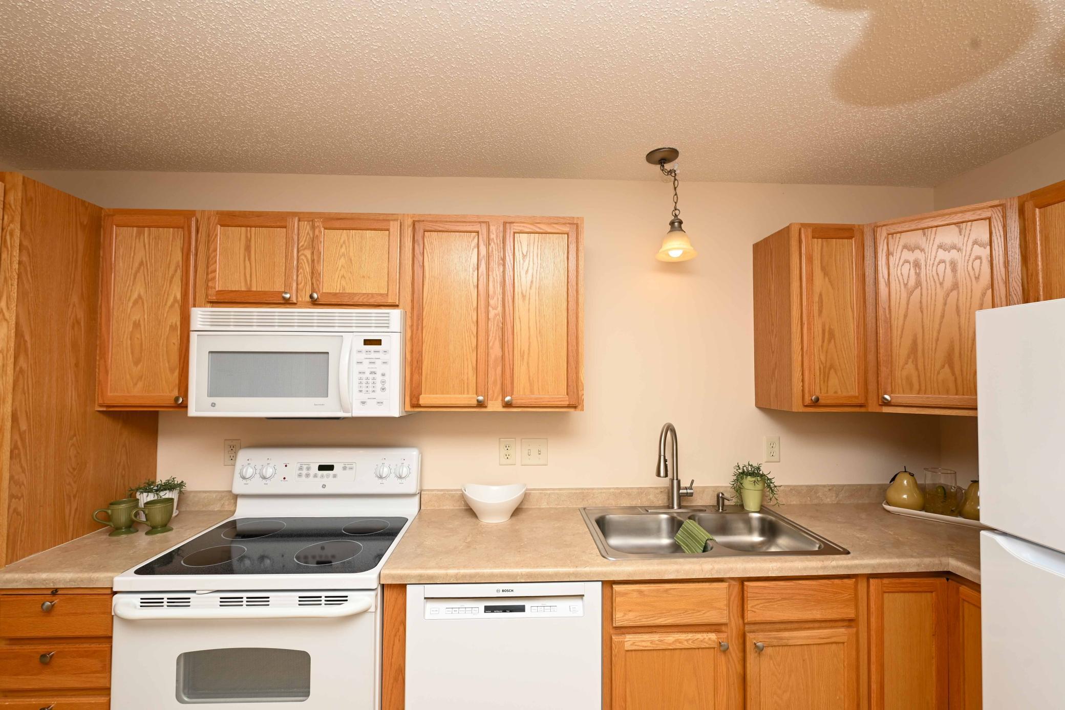 1590 Parkwood Drive Unit: 210