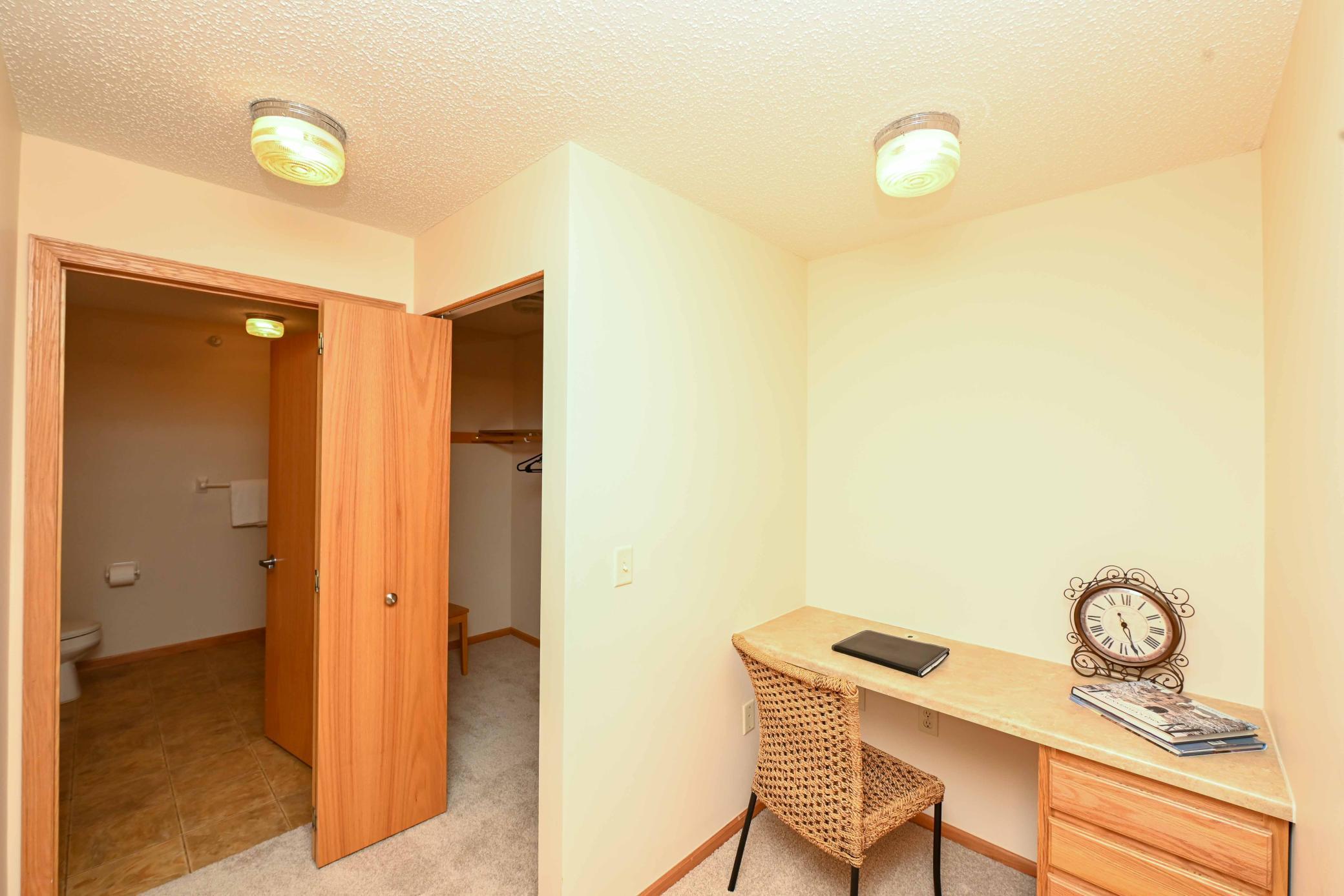 1590 Parkwood Drive Unit: 210