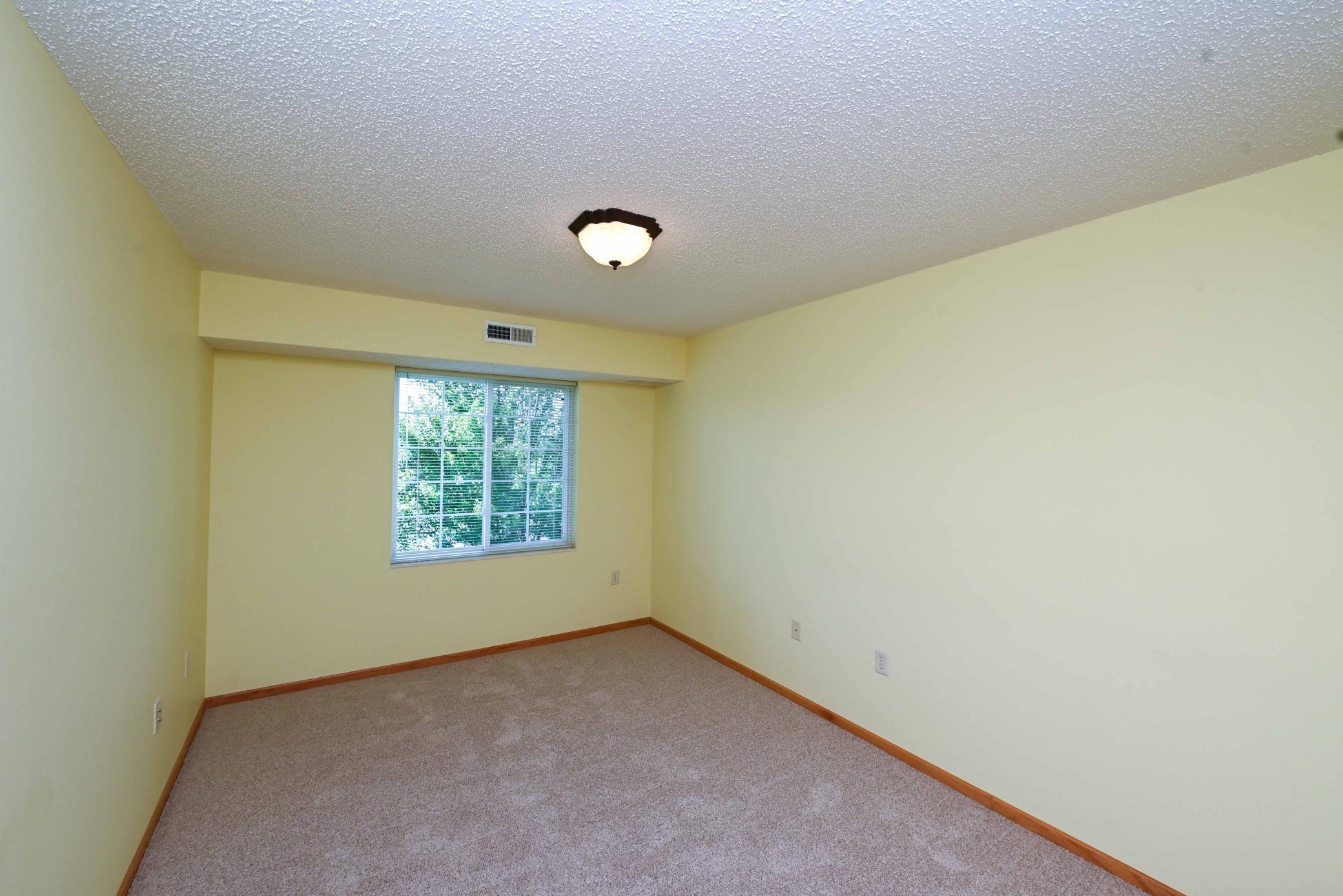 1590 Parkwood Drive Unit: 210