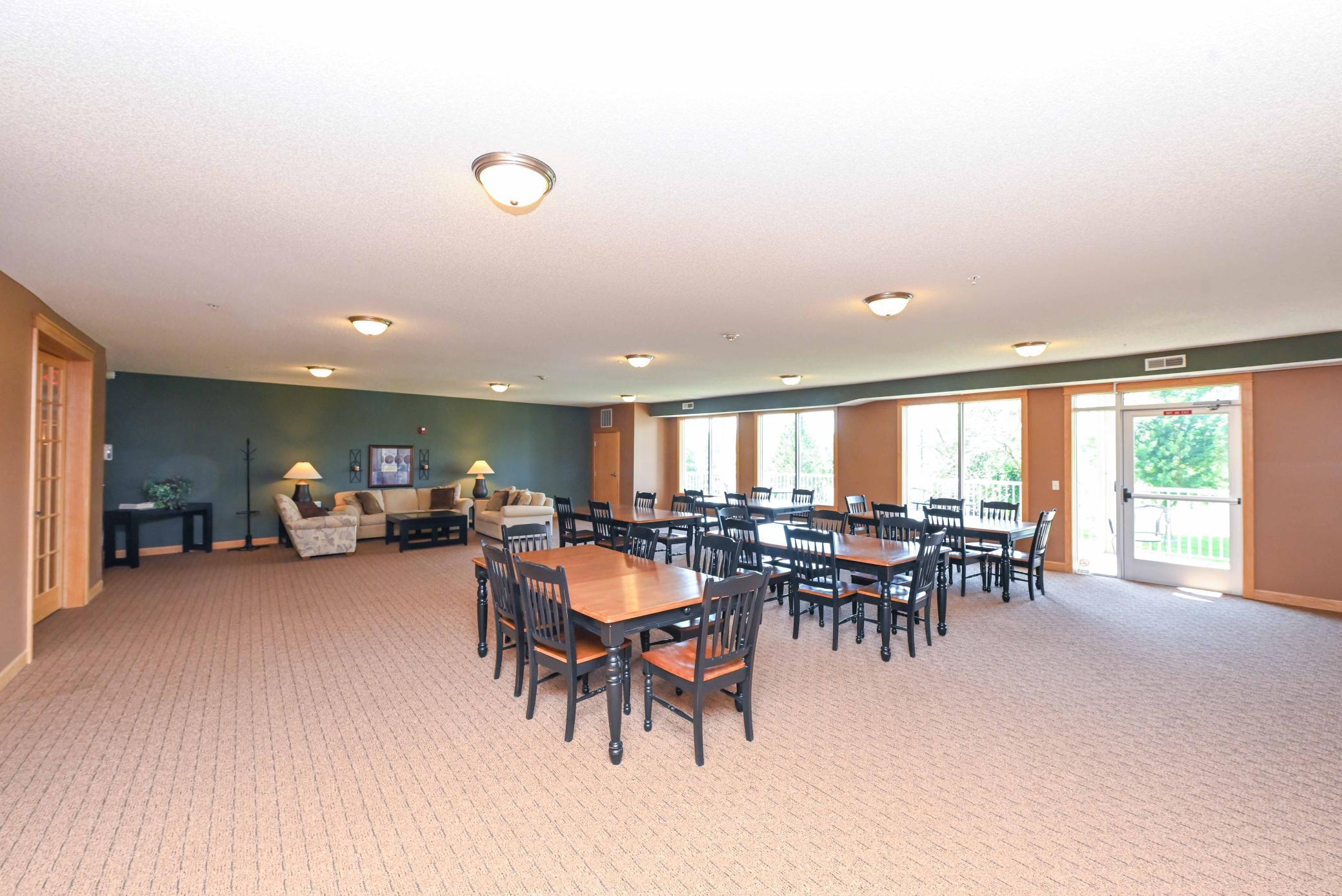 1590 Parkwood Drive Unit: 210