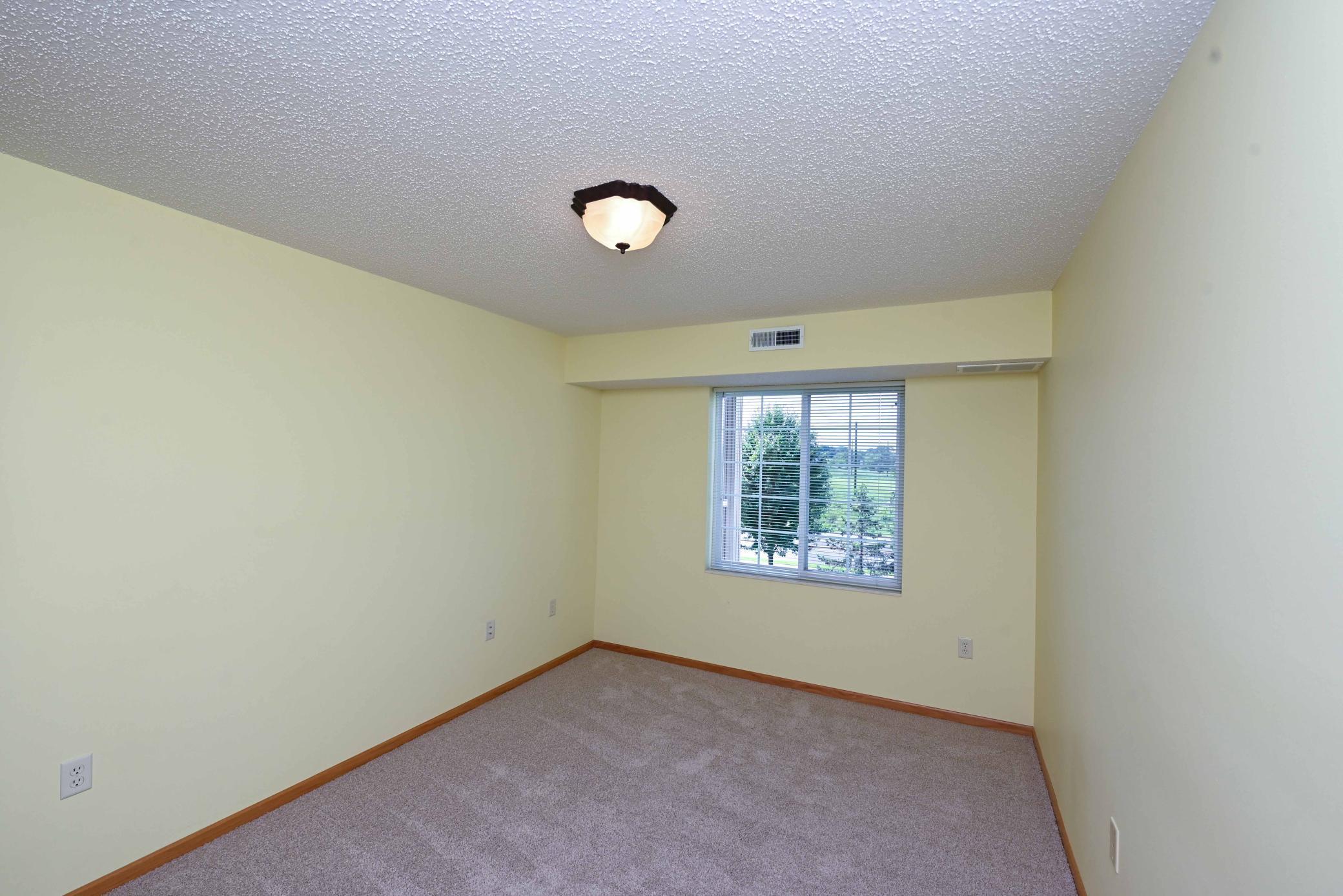 1590 Parkwood Drive Unit: 210