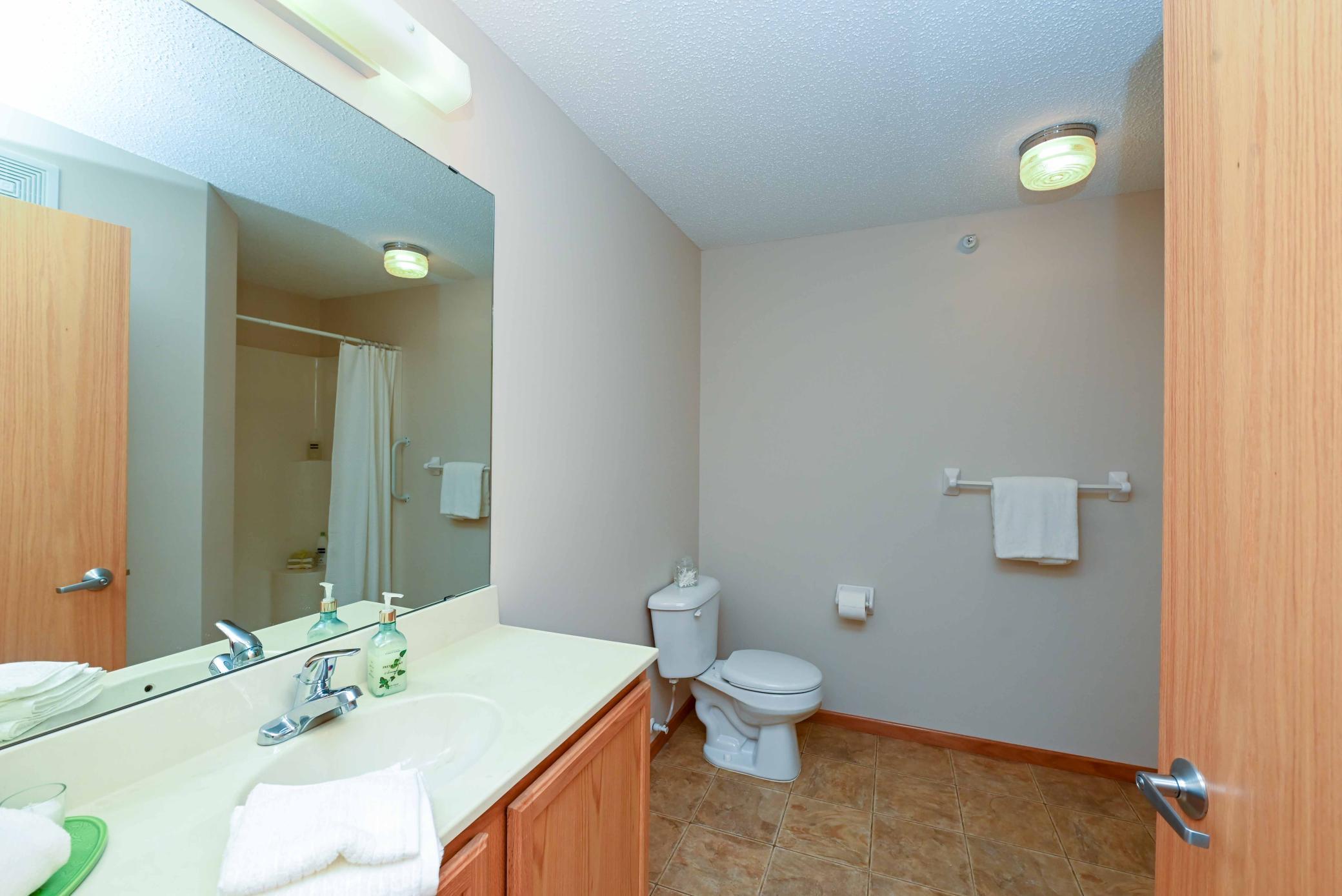 1590 Parkwood Drive Unit: 210